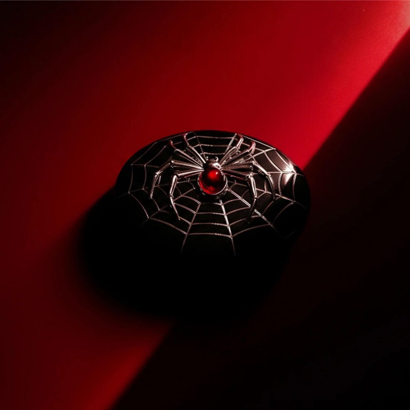 Bésame - Signature Spider Compact with Powder {Special Edition) 